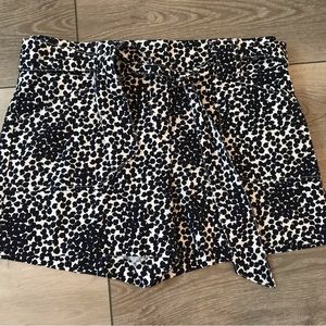 Ann Taylor loft shorts -  Sz  10 NWT